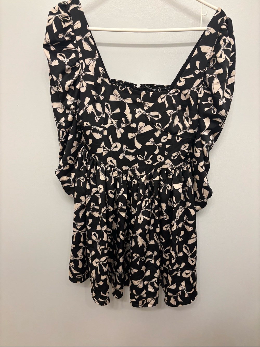 For Love & Lemons Black and Cream Bow-Print Puff-Sleeve Tunic